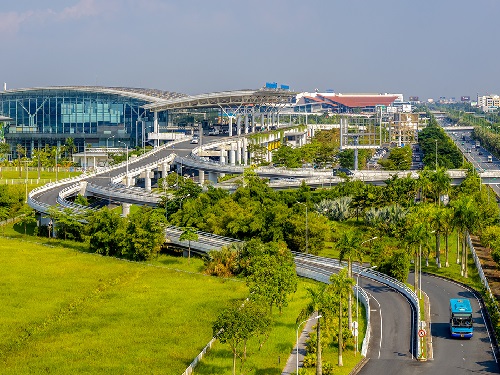 Where the Hanoi airport? How can transfer from Hanoi airport to hotels in city center